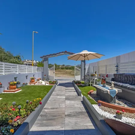 Rania's House Φαληράκι